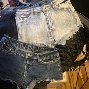 2) Jean shorts / shorties size 7
